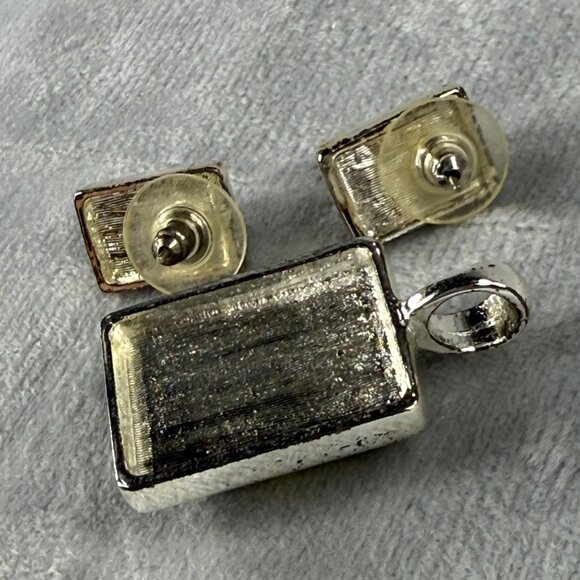 Floral Jewelry Pendant Pierced Earring Set Green Color Center Silver-Tone Frames - Picture 12 of 16